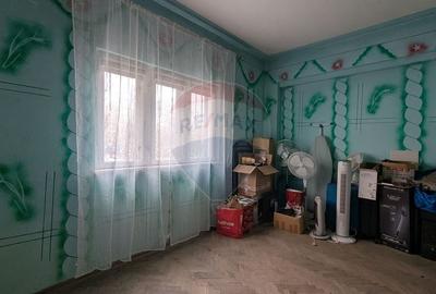 Casă cu 11 camere cu Teren 330 Mp în Iancului - 36