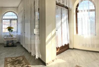 Casă cu Teren 1250 Mp în Central - 5
