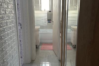 Proprietar vand  apartament  2 camere utilat si mobilat - 3