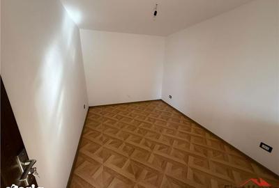 Casă cu 3 camere cu Teren 300 Mp în Central - 6