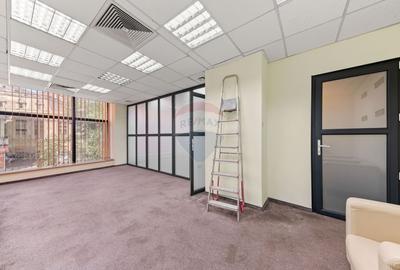 Spațiu comercial de închiriat în zona Piata Romana - 26