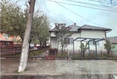 Casă cu 3 camere în Central - 1