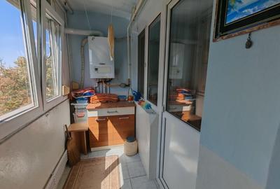 De vânzare – Apartament 2 camere, Micro 40, Bld. Traian Vuia - 5