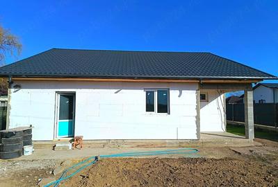 Casă cu Teren 500 Mp în Chiscani - 1