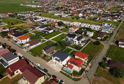 Direct Proprietar - Casa superba cu 4 dormitoare & 3bai - Teren 344 mp - 16