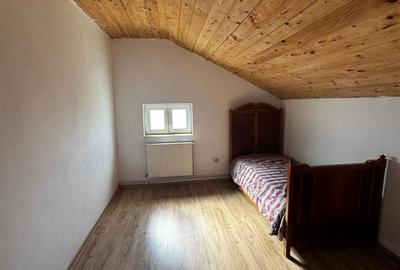 Casă individuală cu 8 camere cu Canalizare în Ultracentral - 7