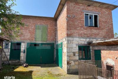 Casă cu 2 camere cu Teren 690 Mp în Petrești - 4