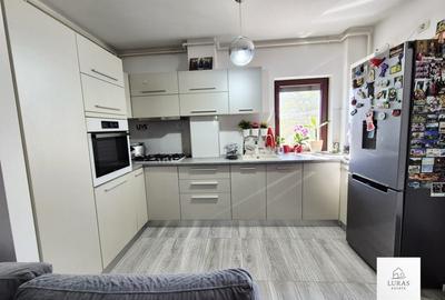 Apartament cu 3 camere decomandat, mobilat în Km 4 - 5