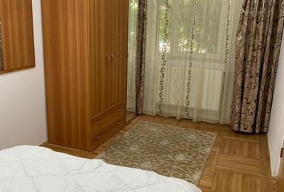 Apartament 3 camere - Casa de Cultura - 400 euro/luna (Cod E8) - 2