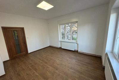 Apartament cu 3 camere decomandat în Punctele Cardinale - 5
