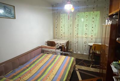 Apartament cu 3 camere semidecomandat, mobilat în Berceni - 3