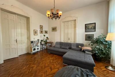 Apartament cu 3 camere decomandat, mobilat în Central