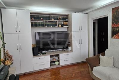 Apartament cu 3 camere, parter/4, balcon, Berceni - Brancoveanu