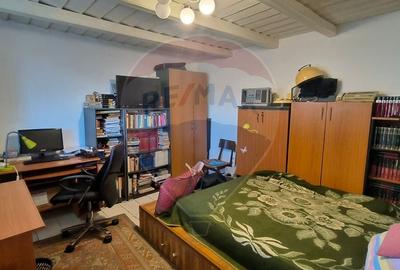 Casă cu 4 camere cu Teren 3495 Mp în Nord-Est - 14