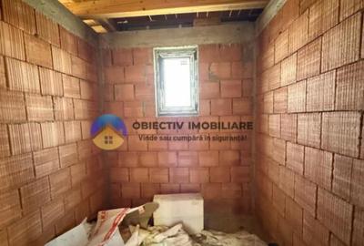 Casa + Teren de vanzare Zona Ciritei/An constructie 20 - 12