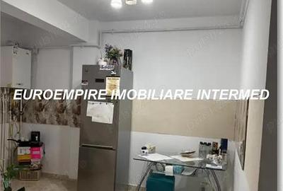 Apartament cu 2camere decomandat,zona km 5 - 2