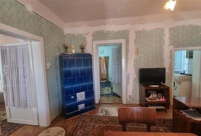 Apartament de doua camere  la casa , cu gradina zona centrul Istoric - 2