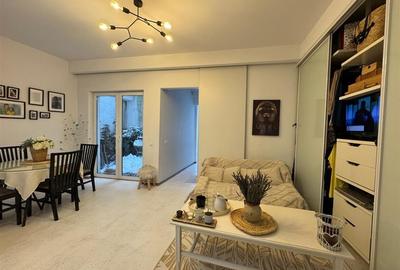 3 camere |  Calea Victoriei-Piata Amzei | centrala proprie| mobilat si utilat| F - 2