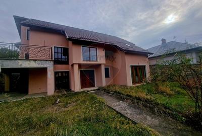 Casa  Zona Linistita - 54