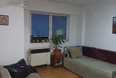 Apartament cu 4 camere decomandat în Vitrometan - 2