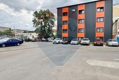 Spațiu comercial/birouri  de închiriat în zona 13 Decembrie - 2