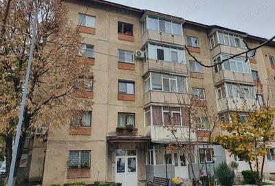 Apartament cu 3 camere decomandat în Central - 1