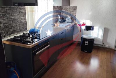 Casă cu 4 camere cu Teren 1860 Mp în Cernat - 2