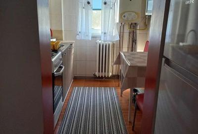 Apartament cu 2 camere semidecomandat în Albești