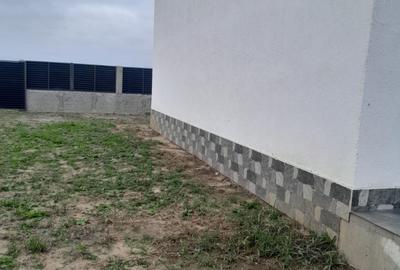 Casa    P+1 E,  5 camere  Km 5 - 10