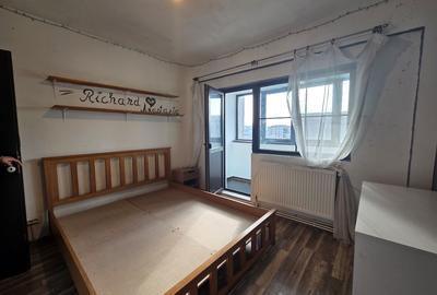 Apartament cu 4 camere decomandat în Dacia