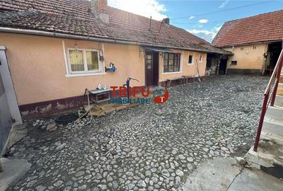 Casa cu 4 camere de vanzare in Cricau - 1