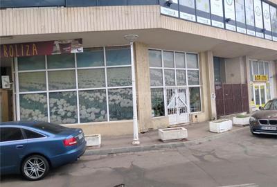 Spațiu comercial, de 151 mp, în Central - 3