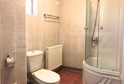 Casă cu 7 camere cu Teren 445 Mp în Central - 16