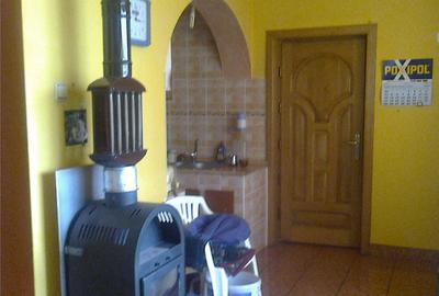 Casă cu 4 camere cu Teren 1211 Mp în Recea - 2