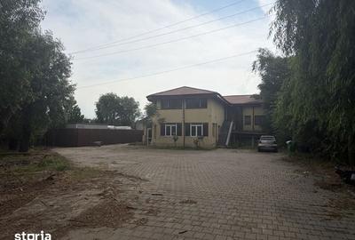 Teren de 2500 mp, în 1 Decembrie