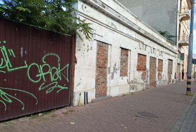 Vânzare teren cu constructive demolabilă, în  centrul Mun.Oradea - 1