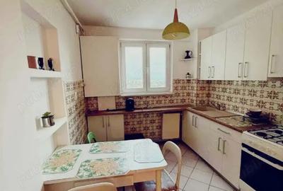 Apartament cu 3 camere decomandat în Astra - 1