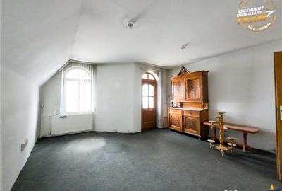 Spațiu comercial, de 566 mp, în Central - 15