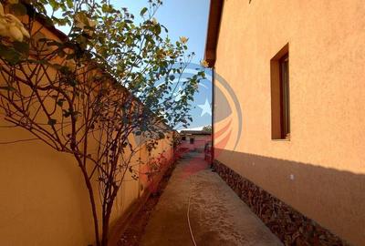 Casa de vanzare in Carcea - 2