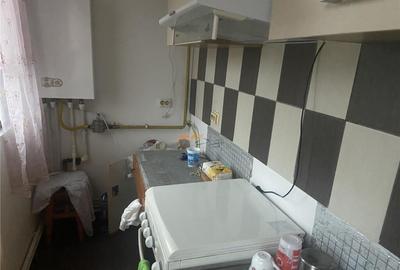 Garsoniera de , zona Spitalul Judetean Focsani , 28 mp , de - 2