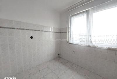 Apartament cu 2 camere semidecomandat în Micro 5 - 6