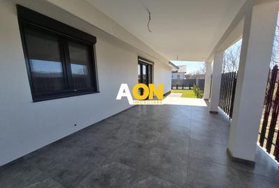 Casă individuală cu 3 camere cu Canalizare în Central - 3