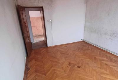 Apartament cu 2 camere decomandat în Plopilor - 2