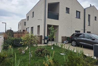 Frumusani, complex Liziera de Lac, vila partial mobilata si utilata - 1