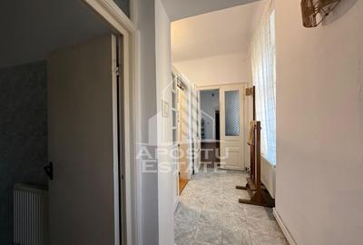 Apartament cu 3 camere semidecomandat, mobilat în Sinaia - 8