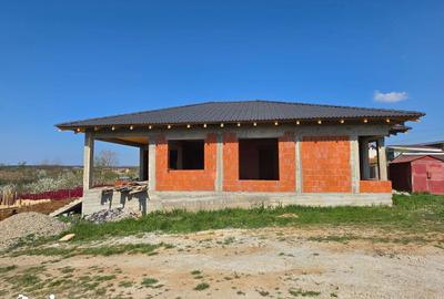 Casă cu 1 camere cu Teren 580 Mp în Oșorhei - 1