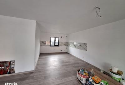 Casă cu 4 camere cu Teren 400 Mp în Hemeiuș - 2