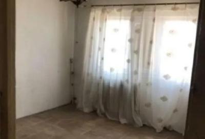 Apartament cu 2 camere decomandat în Km 5 - 4