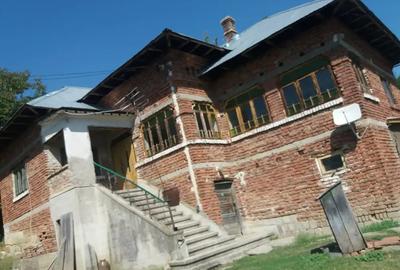 Casă cu 4 camere în Mălureni - 2