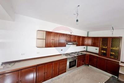Casă cu 5 camere cu Teren 465 Mp în Dărmănești - 9
